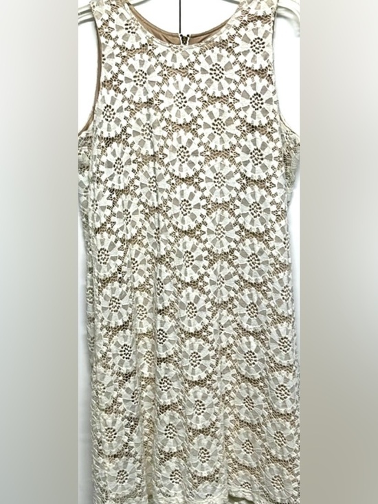 Ronni Nicole Dresses & Skirts - Ronni Nicole Lace Overlay Dress Cream Tan Sleeveless Sheath Timeless Formal